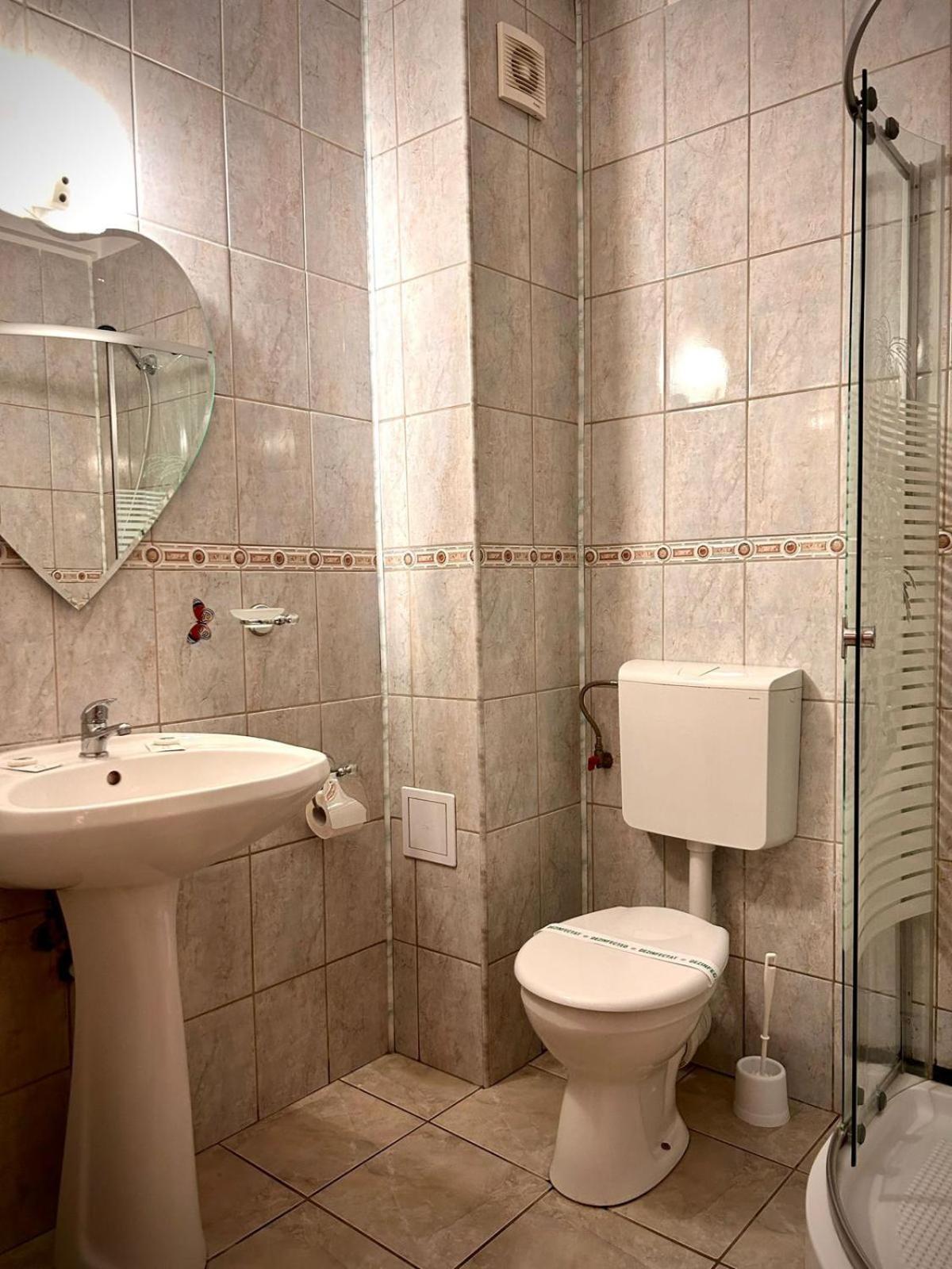 Hotel Levisticum Bacău Exteriér fotografie