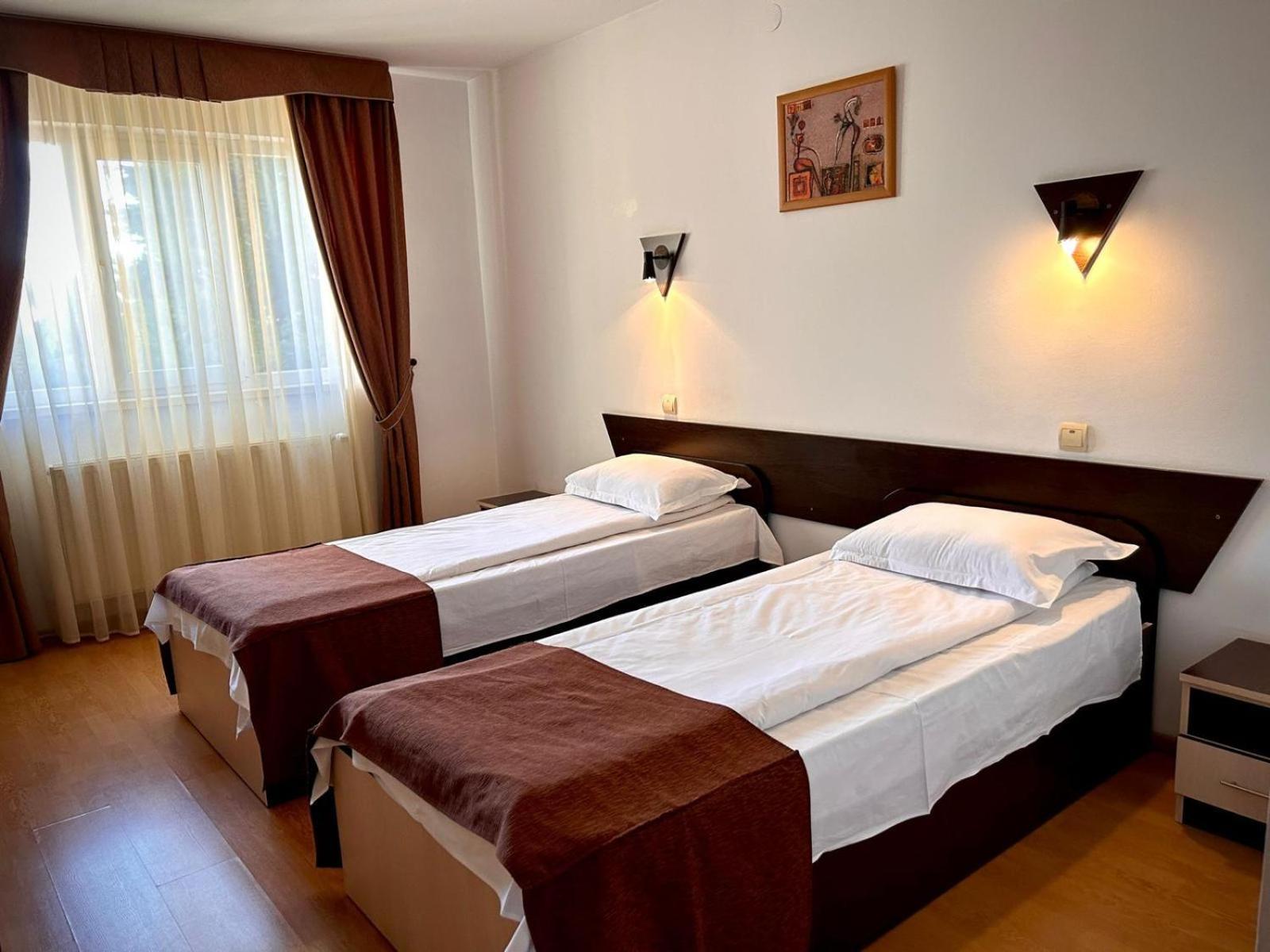 Hotel Levisticum Bacău Exteriér fotografie