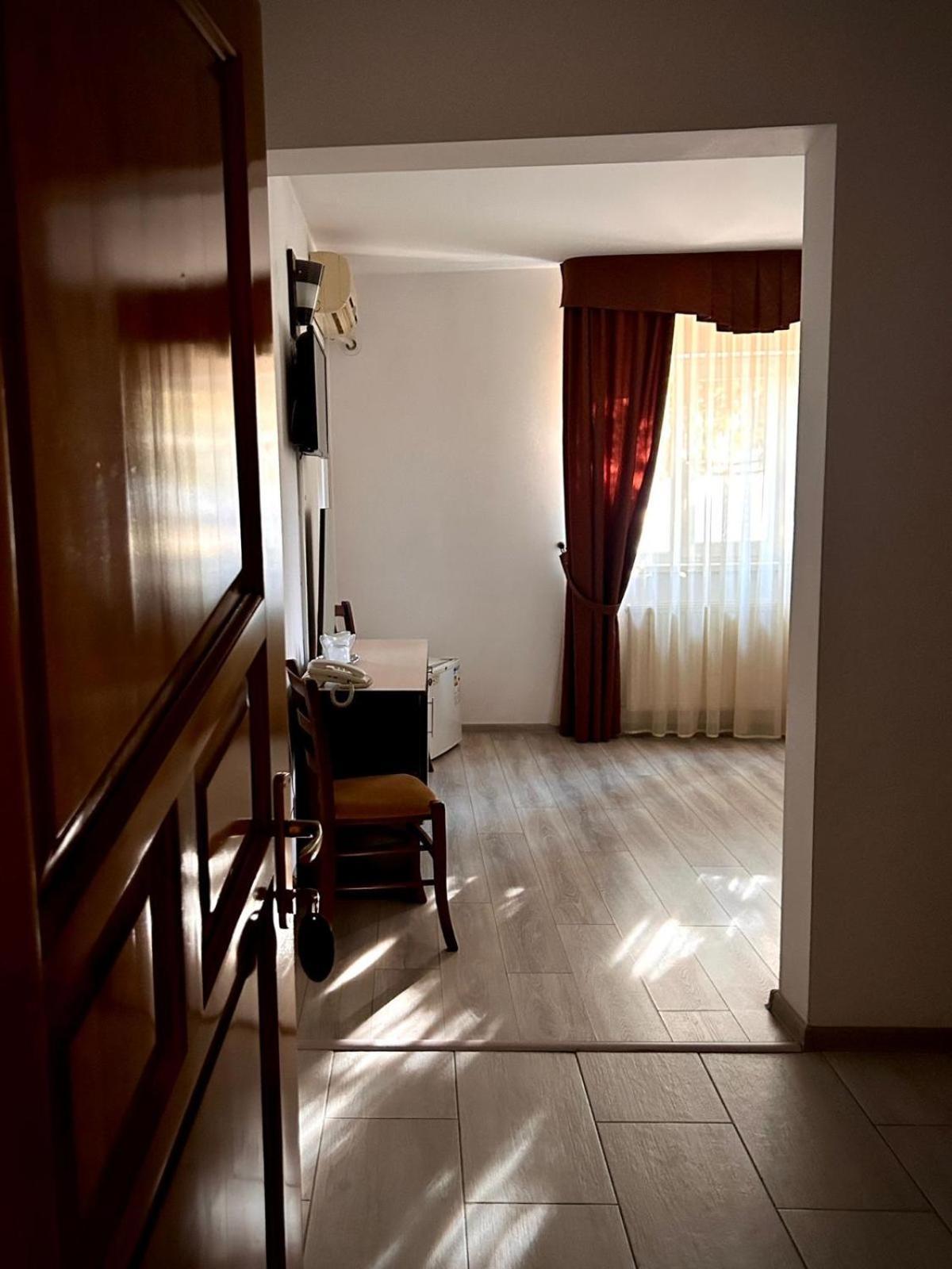 Hotel Levisticum Bacău Exteriér fotografie