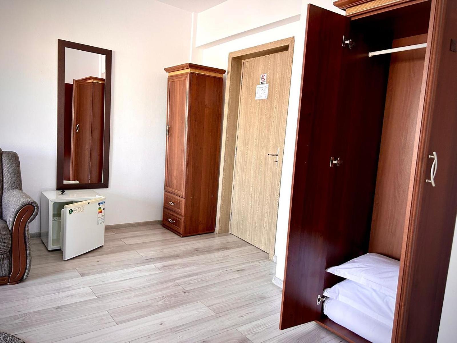 Hotel Levisticum Bacău Exteriér fotografie